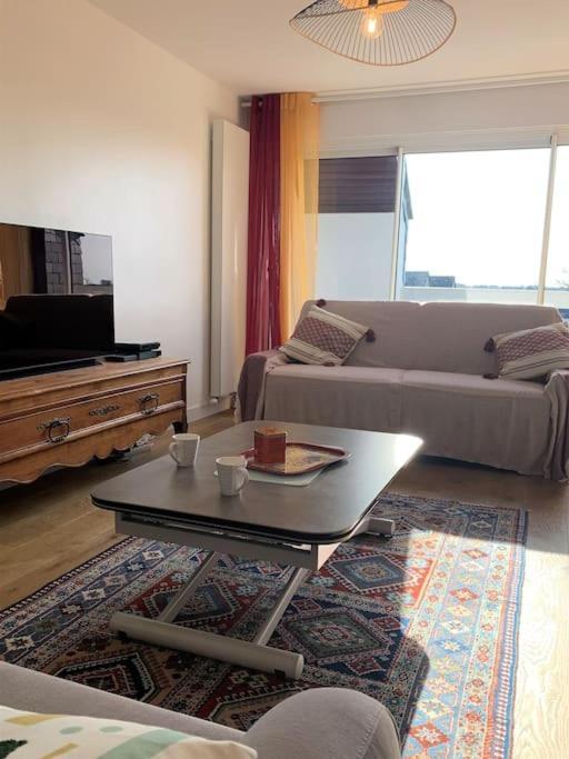 Le 828 : Appartement En Plein Centre De 瓦讷 外观 照片