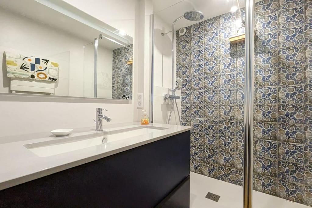 Le 828 : Appartement En Plein Centre De 瓦讷 外观 照片