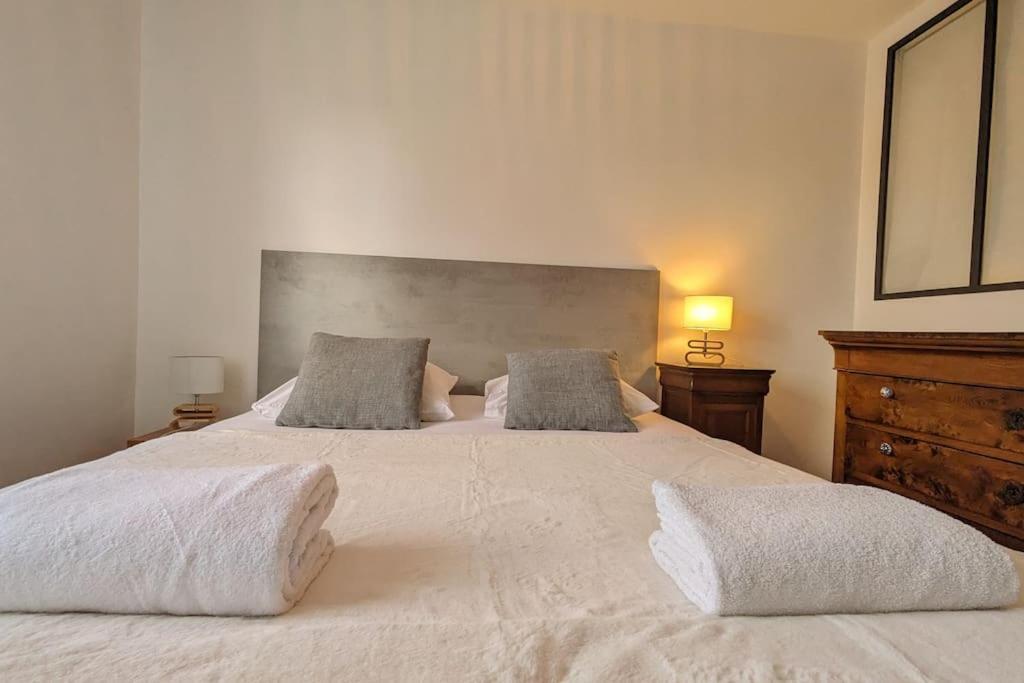 Le 828 : Appartement En Plein Centre De 瓦讷 外观 照片