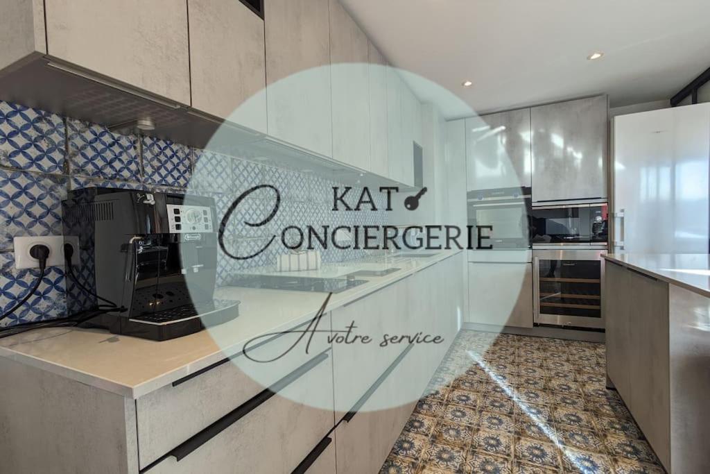 Le 828 : Appartement En Plein Centre De 瓦讷 外观 照片