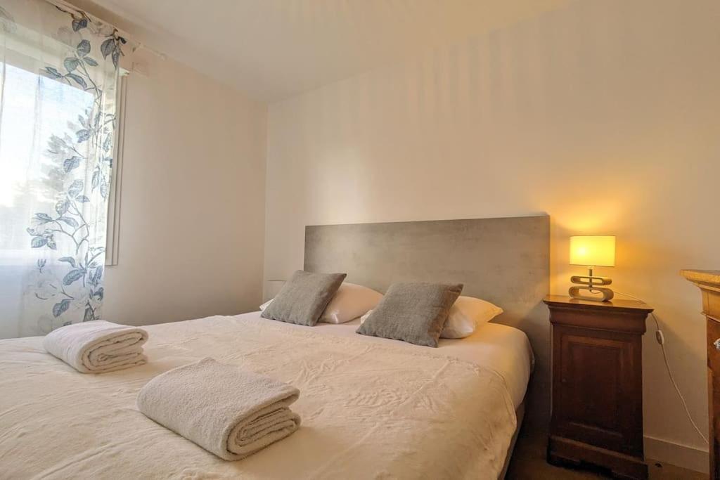Le 828 : Appartement En Plein Centre De 瓦讷 外观 照片